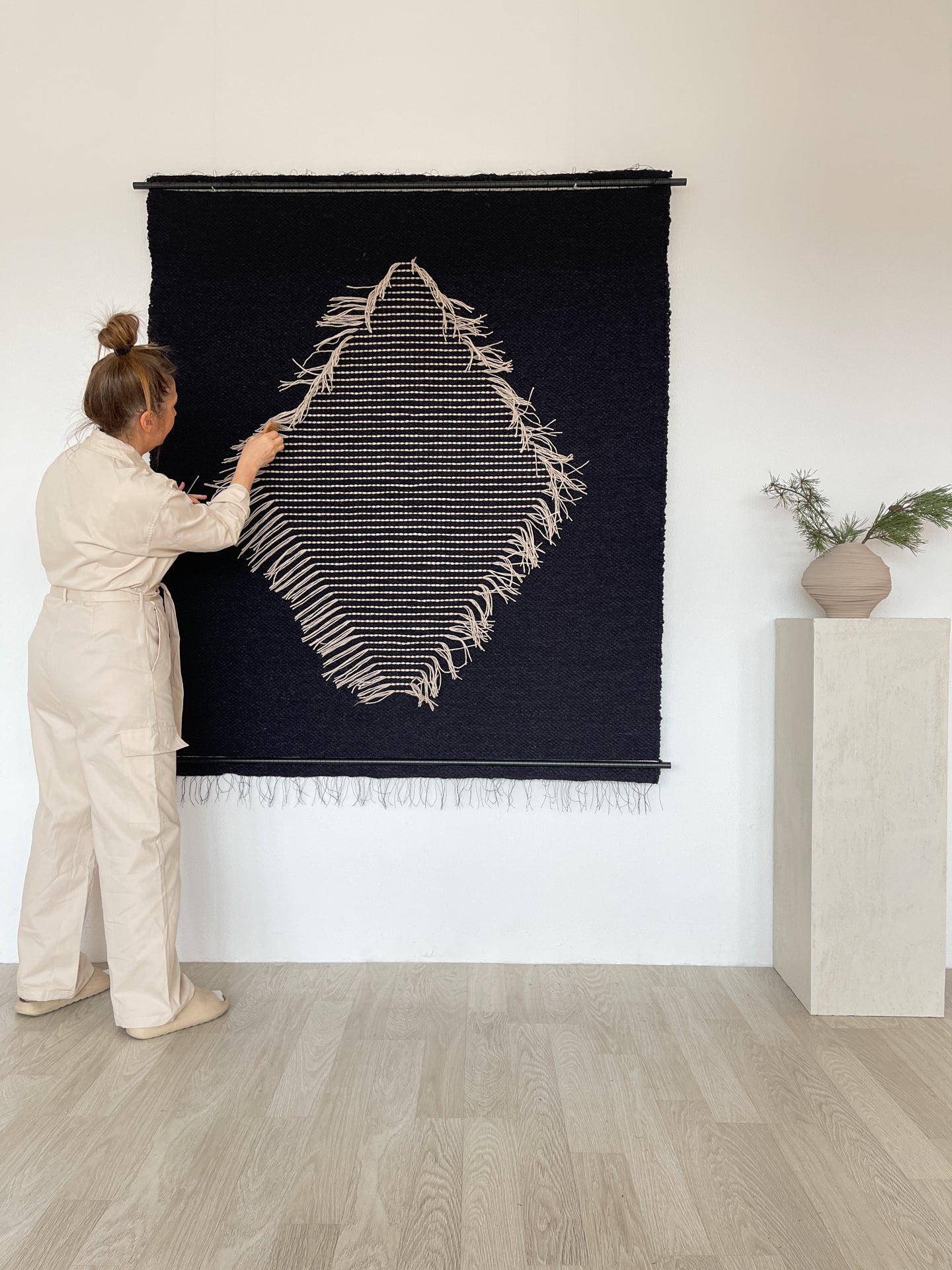 Rombo Black - Handwoven Natural Tapestry