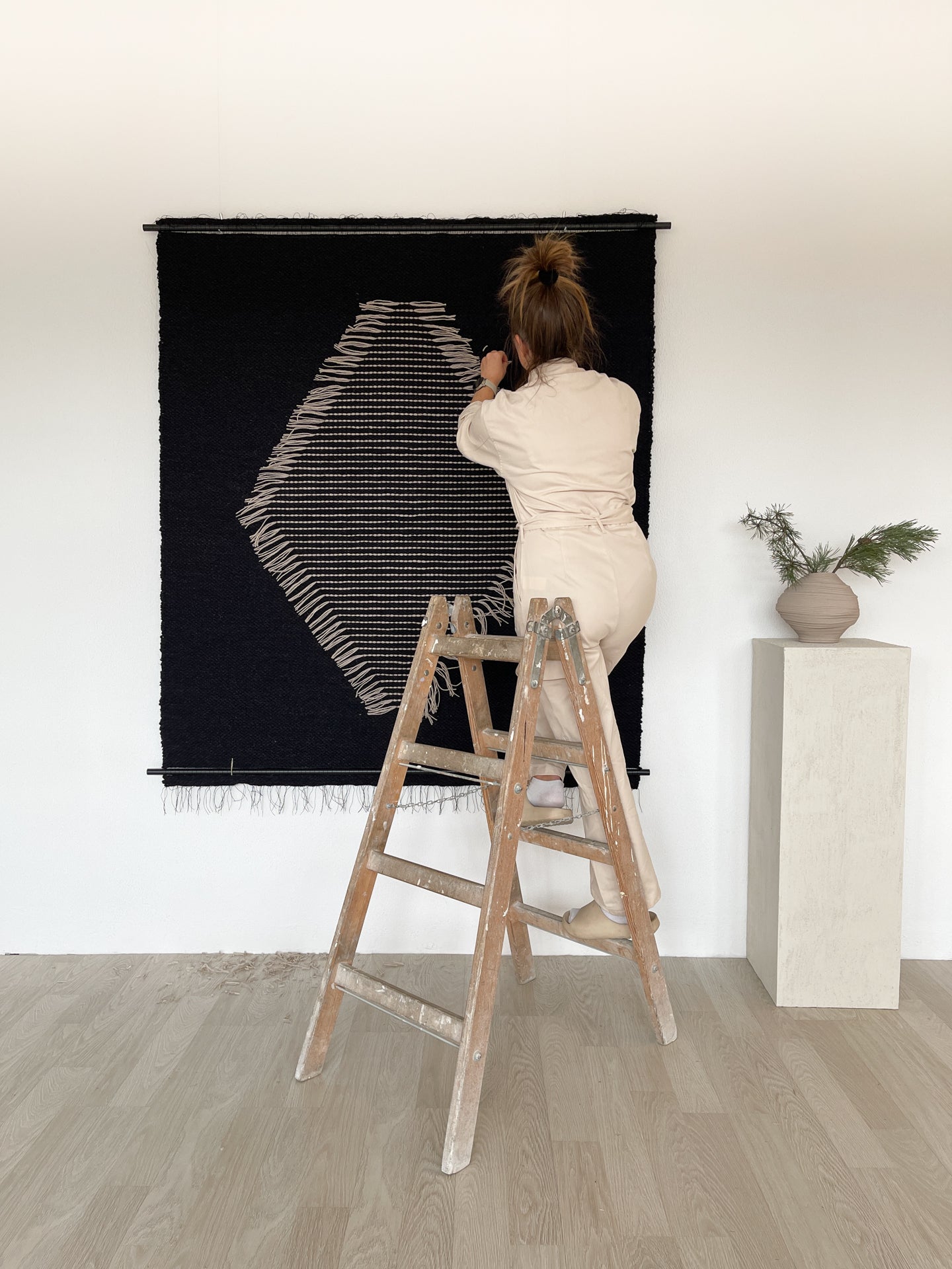 Rombo Black - Handwoven Natural Tapestry