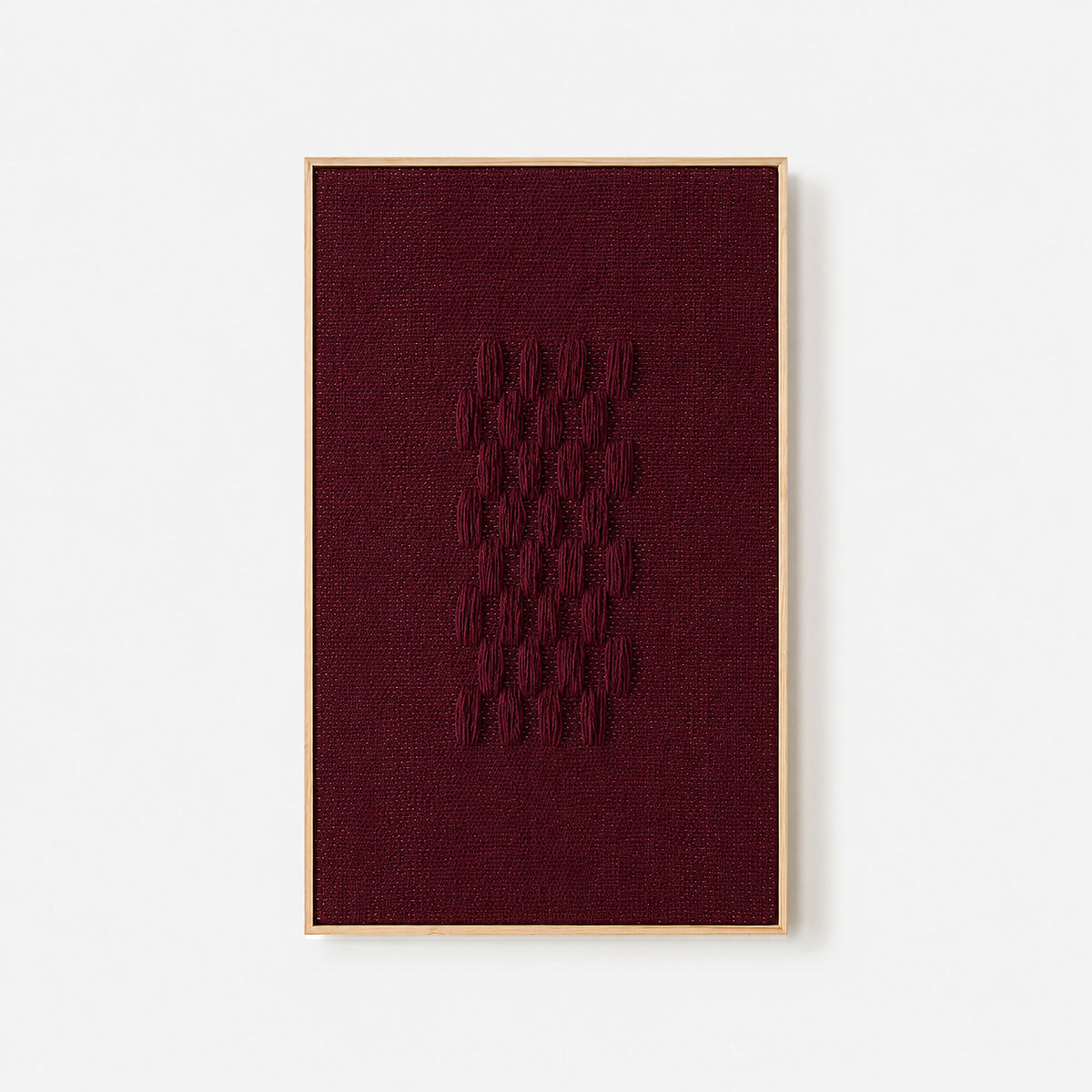 Framed II Wine – Woll-Wandbehang in Bordeaux