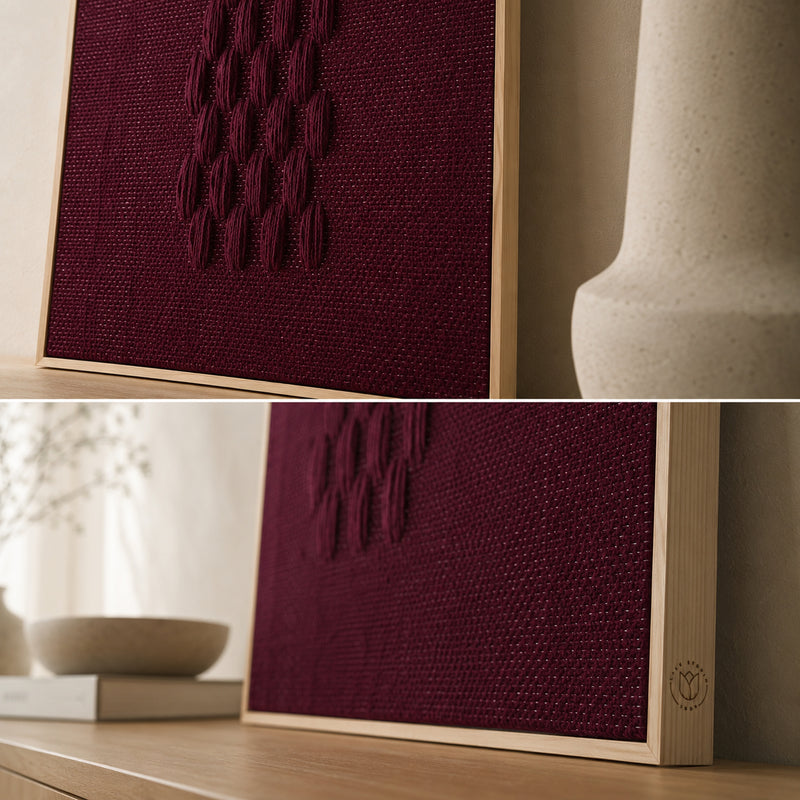 Framed II Wine – Woll-Wandbehang in Bordeaux
